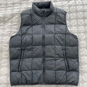 Uniqlo Men's Dark Gray Quilted Puffer Vest